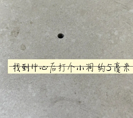 冷水江瓷砖空鼓维修公司专业解答在瓷砖铺贴过程中，如果砂料搅拌不均匀，将会带来以下问题